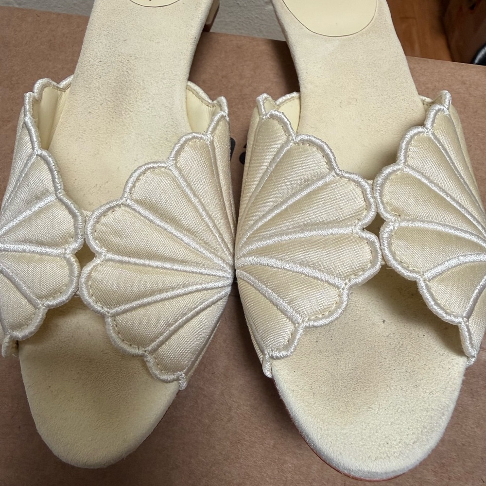 Reformation Waldena heels seashell cream puff block heel taffeta 8.5 - Picture 4 of 10